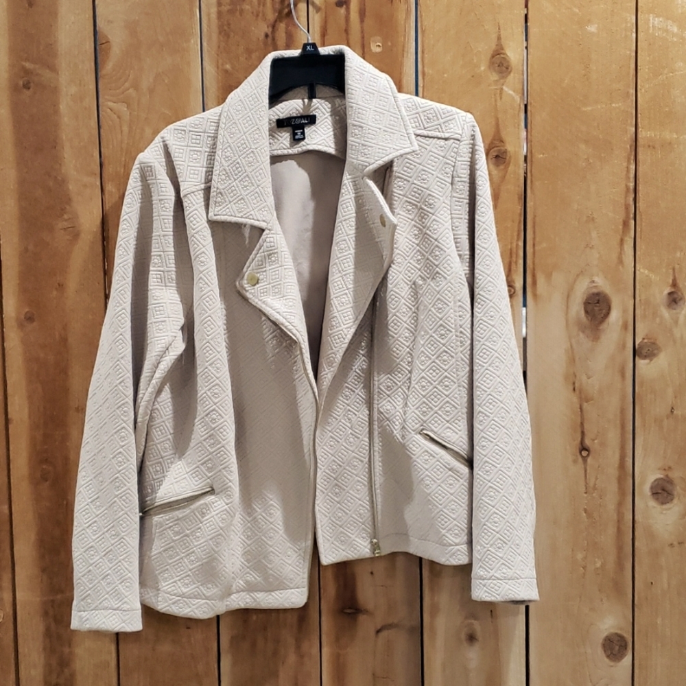 Plus size jacket- color might differ because of lighting
